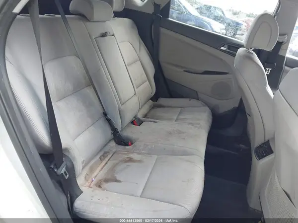 KM8J33A25HU501415 2017 HYUNDAI TUCSON - Image 8