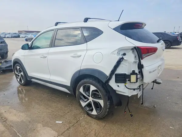 KM8J33A25HU515752 2017 HYUNDAI TUCSON - Image 2