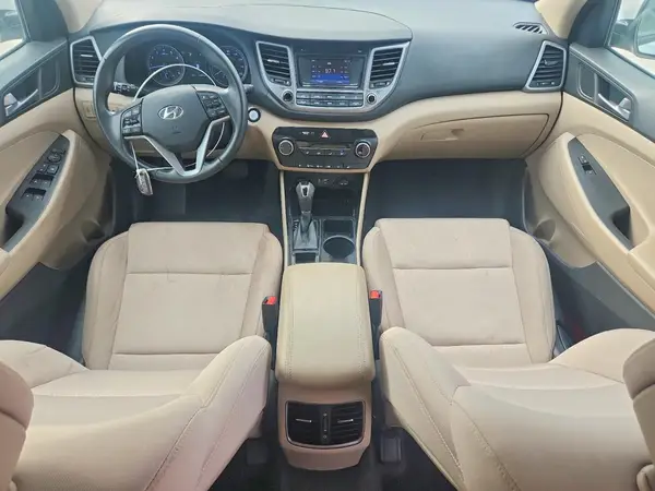 KM8J33A25HU515752 2017 HYUNDAI TUCSON - Image 8