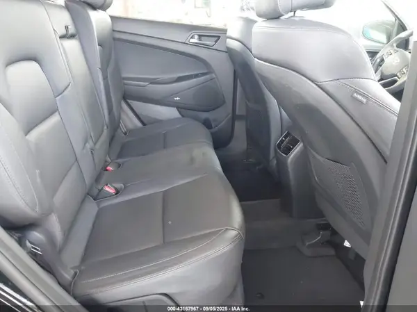 KM8J33A25HU516156 2017 HYUNDAI TUCSON - Image 8