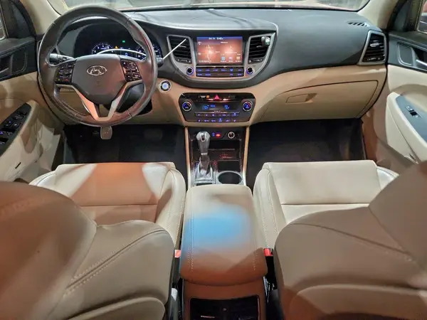 KM8J33A25HU517226 2017 HYUNDAI TUCSON - Image 8