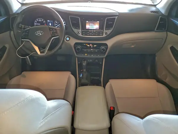 KM8J33A25HU518943 2017 HYUNDAI TUCSON - Image 8
