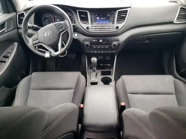 KM8J33A25HU519610 2017 HYUNDAI TUCSON - Image 8
