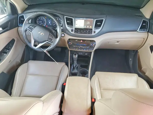 KM8J33A25HU520725 2017 HYUNDAI TUCSON - Image 8