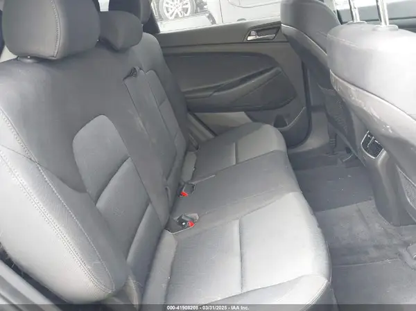 KM8J33A25HU528713 2017 HYUNDAI TUCSON - Image 8