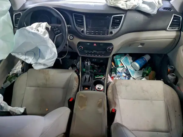KM8J33A25HU550971 2017 HYUNDAI TUCSON - Image 8