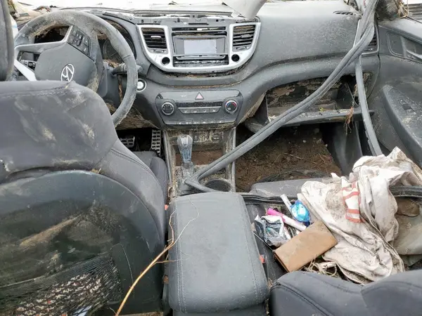 KM8J33A25HU554051 2017 HYUNDAI TUCSON - Image 8