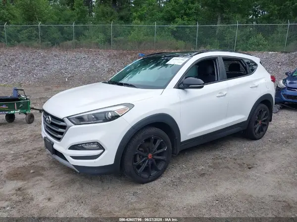 KM8J33A25HU556995 2017 HYUNDAI TUCSON - Image 2