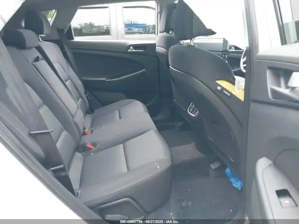 KM8J33A25HU556995 2017 HYUNDAI TUCSON - Image 8