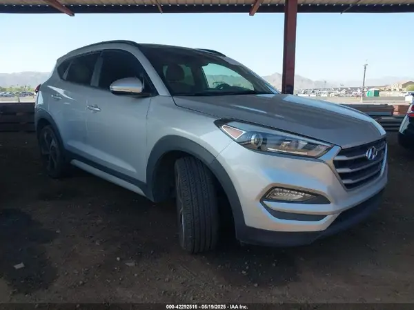 KM8J33A25HU558097 2017 HYUNDAI TUCSON - Image 1