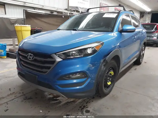 KM8J33A25HU559475 2017 HYUNDAI TUCSON - Image 2