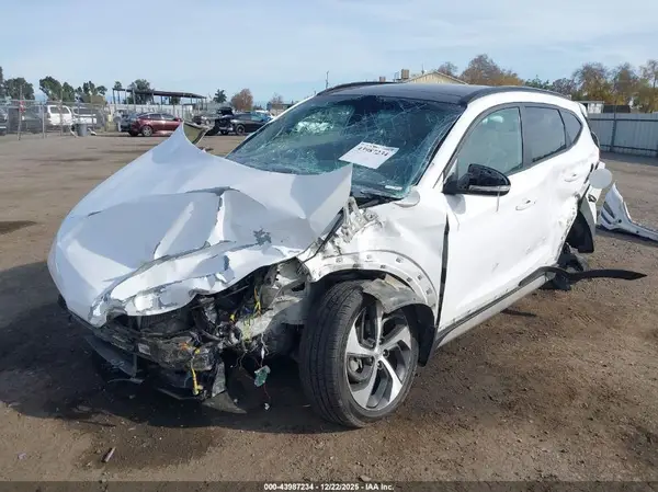 KM8J33A25HU574249 2017 HYUNDAI TUCSON - Image 2