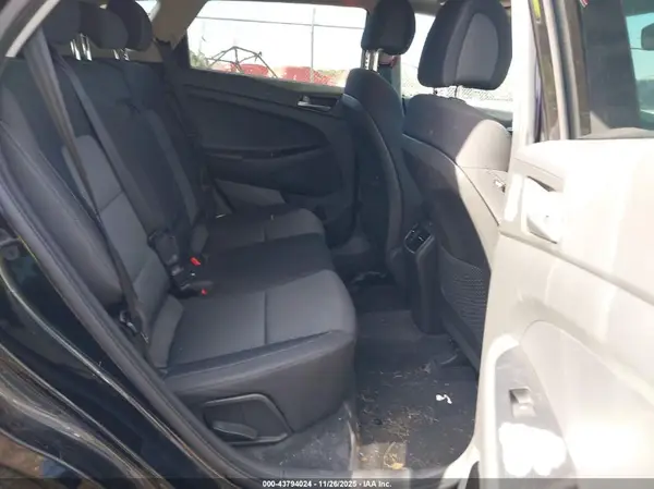 KM8J33A25HU581198 2017 HYUNDAI TUCSON - Image 8