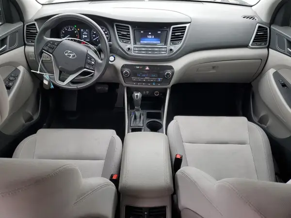 KM8J33A25HU582271 2017 HYUNDAI TUCSON - Image 8