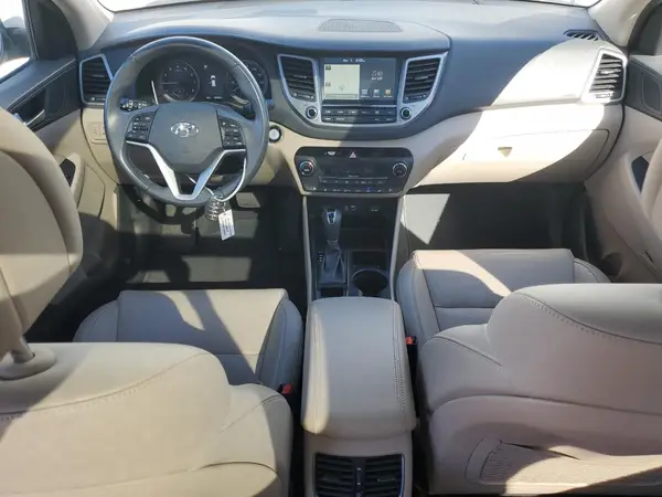 KM8J33A25HU587972 2017 HYUNDAI TUCSON - Image 8
