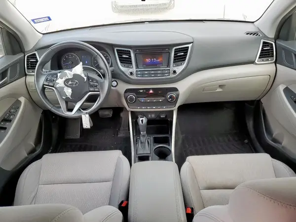 KM8J33A25HU588197 2017 HYUNDAI TUCSON - Image 8