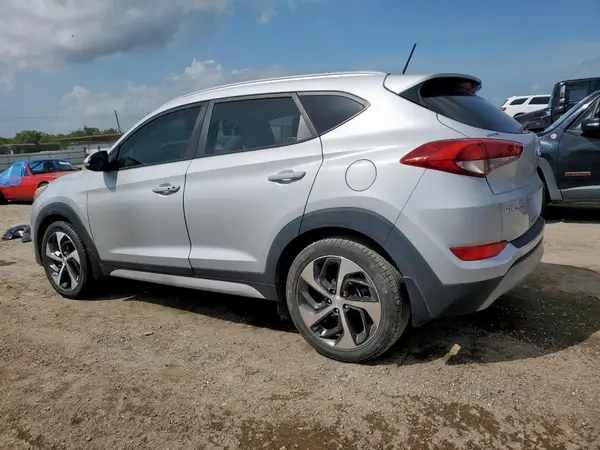 KM8J33A25HU592945 2017 HYUNDAI TUCSON - Image 2