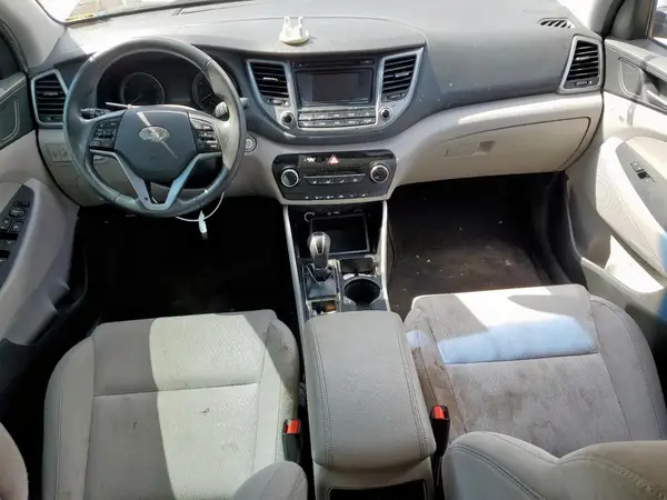 KM8J33A25HU592945 2017 HYUNDAI TUCSON - Image 8