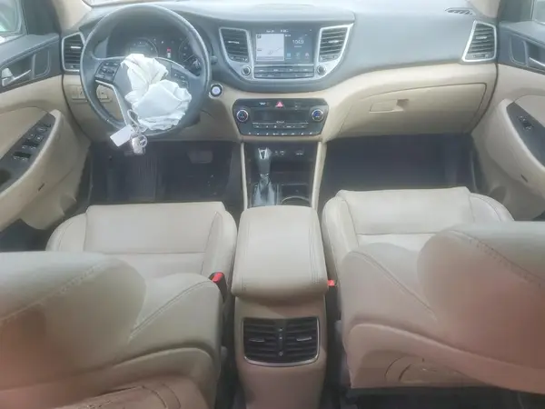 KM8J33A25JU621673 2018 HYUNDAI TUCSON - Image 8