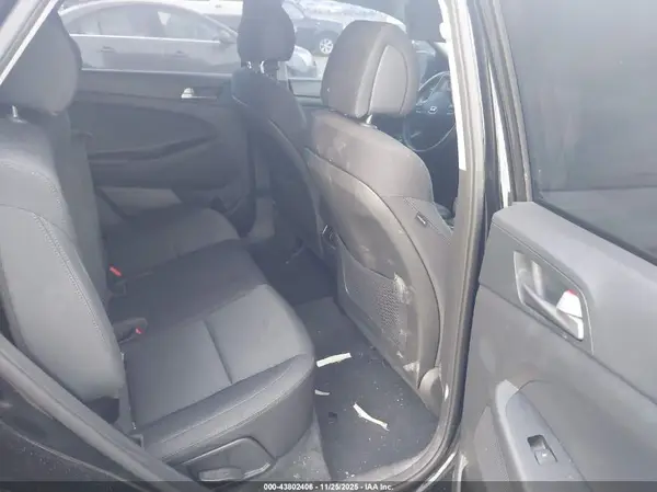 KM8J33A25JU648128 2018 HYUNDAI TUCSON - Image 8