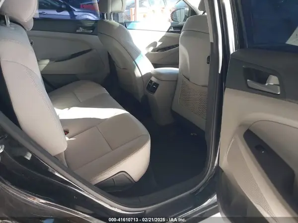 KM8J33A25JU676785 2018 HYUNDAI TUCSON - Image 8