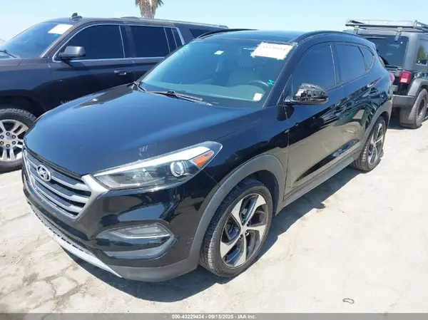 KM8J33A25JU684787 2018 HYUNDAI TUCSON - Image 2