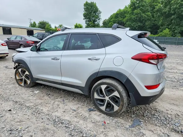 KM8J33A25JU694770 2018 HYUNDAI TUCSON - Image 2
