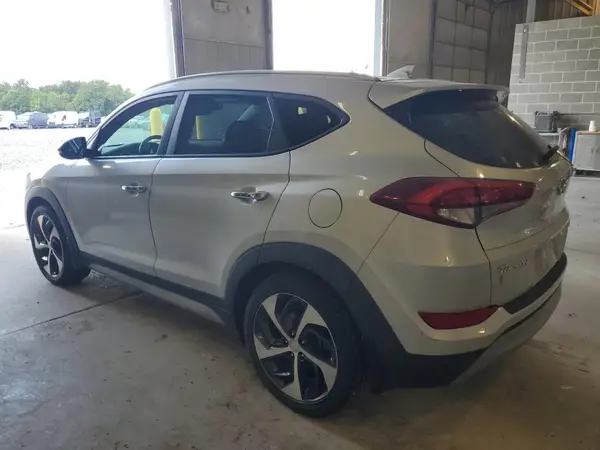 KM8J33A25JU747080 2018 HYUNDAI TUCSON - Image 2