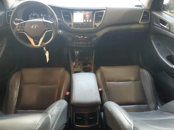 KM8J33A25JU747080 2018 HYUNDAI TUCSON - Image 8