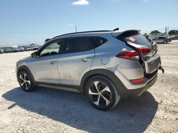 KM8J33A25JU758483 2018 HYUNDAI TUCSON - Image 2