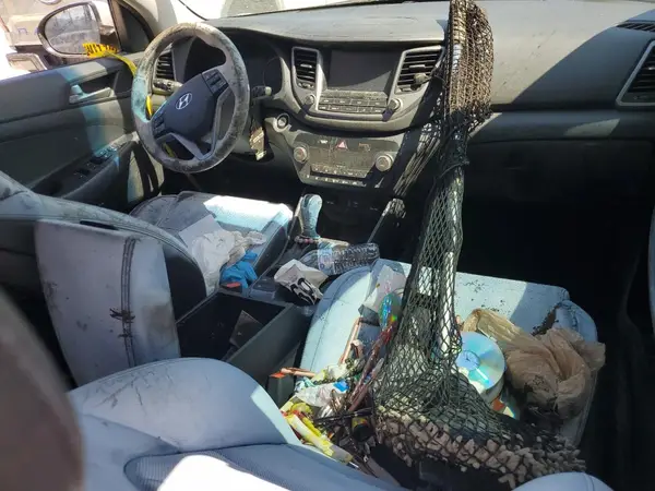 KM8J33A25JU758483 2018 HYUNDAI TUCSON - Image 8