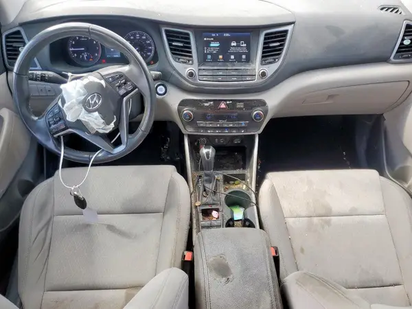 KM8J33A25JU778555 2018 HYUNDAI TUCSON - Image 8