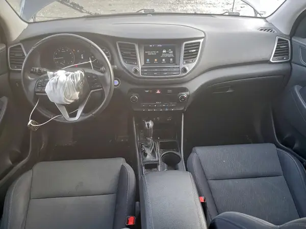 KM8J33A25JU784534 2018 HYUNDAI TUCSON - Image 8