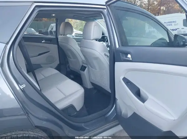 KM8J33A25JU791404 2018 HYUNDAI TUCSON - Image 8
