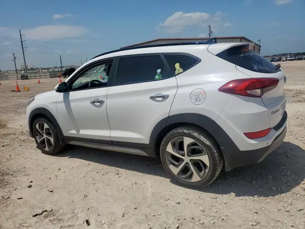 KM8J33A25JU803731 2018 HYUNDAI TUCSON - Image 2