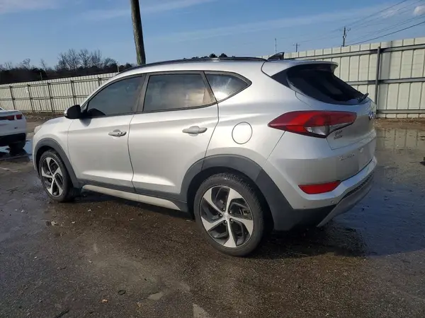 KM8J33A25JU809545 2018 HYUNDAI TUCSON - Image 2