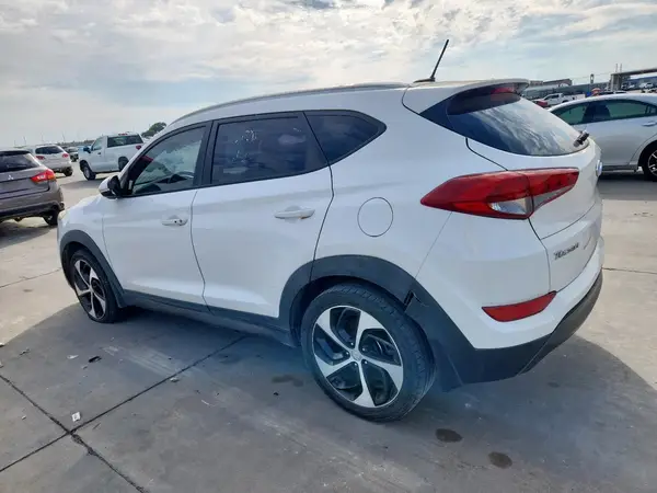 KM8J33A26GU043513 2016 HYUNDAI TUCSON - Image 2
