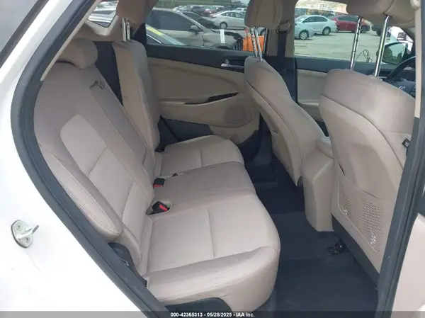 KM8J33A26GU045164 2016 HYUNDAI TUCSON - Image 8