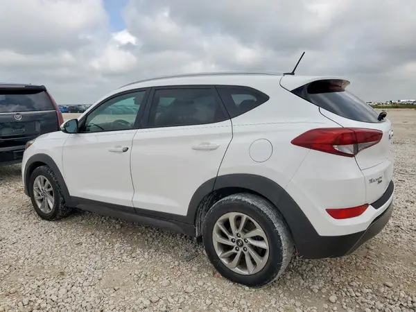 KM8J33A26GU076270 2016 HYUNDAI TUCSON - Image 2