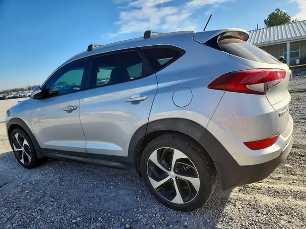 KM8J33A26GU126424 2016 HYUNDAI TUCSON - Image 2