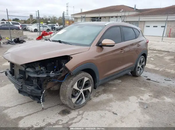 KM8J33A26GU204250 2016 HYUNDAI TUCSON - Image 2