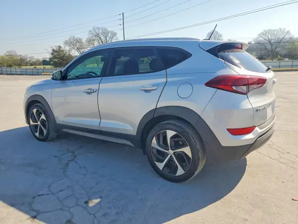 KM8J33A26GU211487 2016 HYUNDAI TUCSON - Image 2