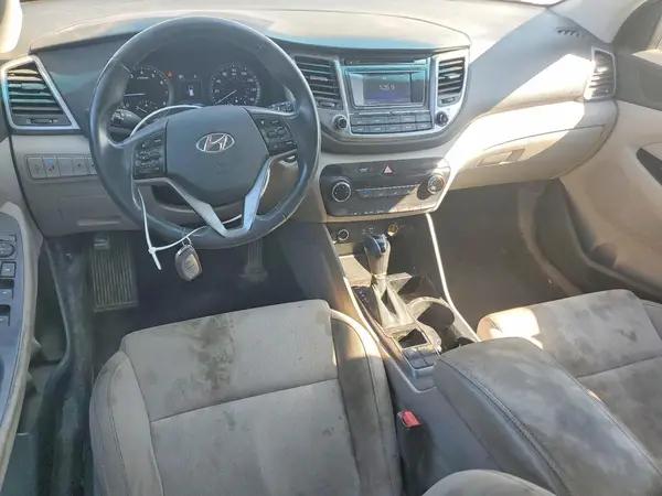 KM8J33A26GU211487 2016 HYUNDAI TUCSON - Image 8