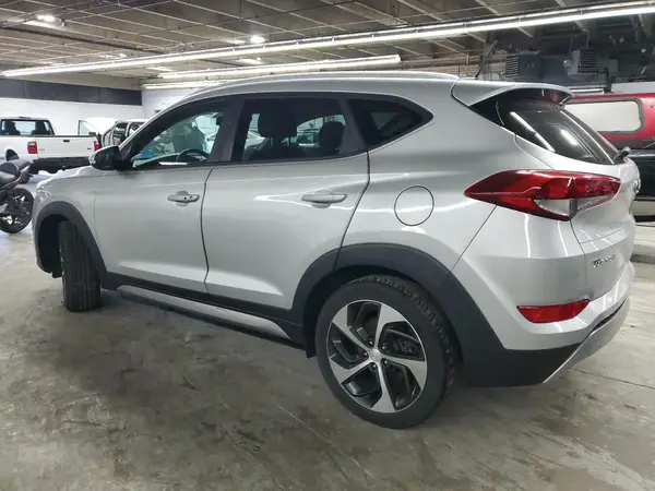 KM8J33A26HU276938 2017 HYUNDAI TUCSON - Image 2