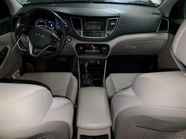 KM8J33A26HU276938 2017 HYUNDAI TUCSON - Image 8