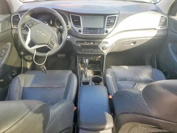 KM8J33A26HU284666 2017 HYUNDAI TUCSON - Image 8