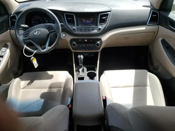 KM8J33A26HU289561 2017 HYUNDAI TUCSON - Image 8