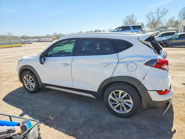 KM8J33A26HU297515 2017 HYUNDAI TUCSON - Image 2
