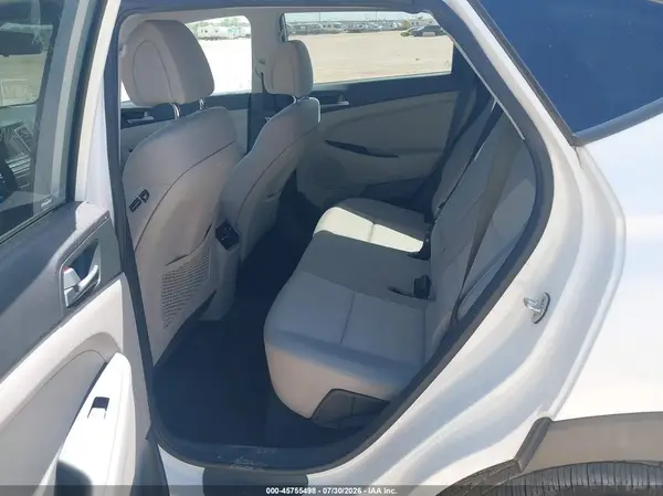 KM8J33A26HU308058 2017 HYUNDAI TUCSON - Image 8