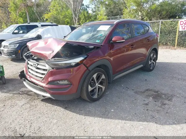 KM8J33A26HU309033 2017 HYUNDAI TUCSON - Image 2